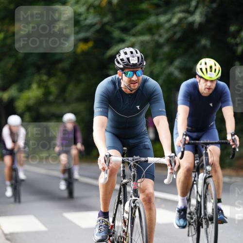 14.09.2025 - Stadtparktriathlon Michael Burmester http://msf.ph/oto/8911941 14.09.2025 11:22:49 Radfahren 862, 870, 875, 921, 957, 958, 1001, 1002 meine-sportfotos.de