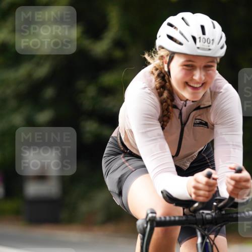 14.09.2025 - Stadtparktriathlon Michael Burmester http://msf.ph/oto/8911947 14.09.2025 11:22:53 Radfahren 831, 862, 875, 918, 921, 948, 963, 974, 1001, 1002 meine-sportfotos.de