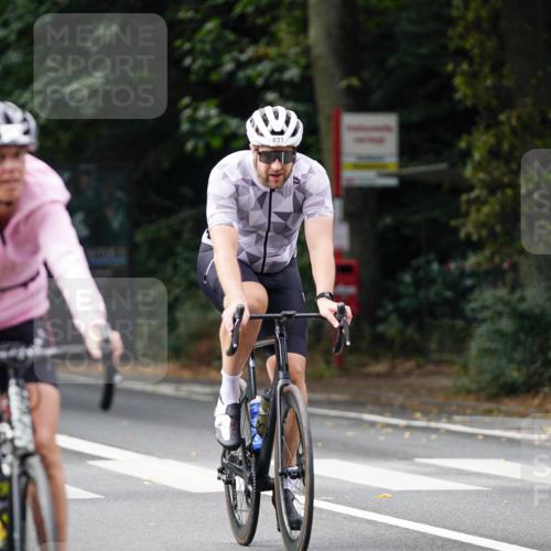 14.09.2025 - Stadtparktriathlon Michael Burmester http://msf.ph/oto/8911950 14.09.2025 11:22:58 Radfahren 829, 831, 851, 882, 918, 920, 948, 963, 974, 1001, 1002 meine-sportfotos.de