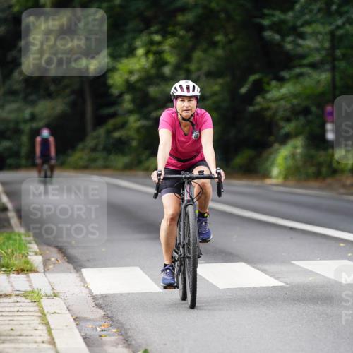 14.09.2025 - Stadtparktriathlon Michael Burmester http://msf.ph/oto/8911964 14.09.2025 11:23:09 Radfahren 829, 886, 920, 946 meine-sportfotos.de