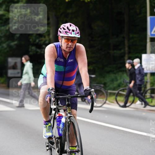 14.09.2025 - Stadtparktriathlon Michael Burmester http://msf.ph/oto/8911968 14.09.2025 11:23:17 Radfahren 886, 946 meine-sportfotos.de