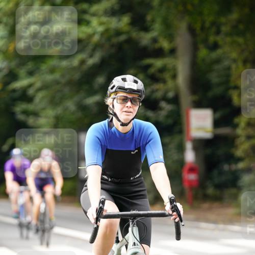 14.09.2025 - Stadtparktriathlon Michael Burmester http://msf.ph/oto/8911989 14.09.2025 11:23:48 Radfahren 824, 893, 936, 940, 943, 994, 1005, 1008, 1011 meine-sportfotos.de
