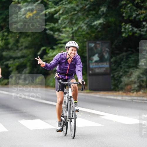 14.09.2025 - Stadtparktriathlon Michael Burmester http://msf.ph/oto/8911996 14.09.2025 11:23:52 Radfahren 824, 936, 940, 943, 986, 994, 1008, 1011 meine-sportfotos.de
