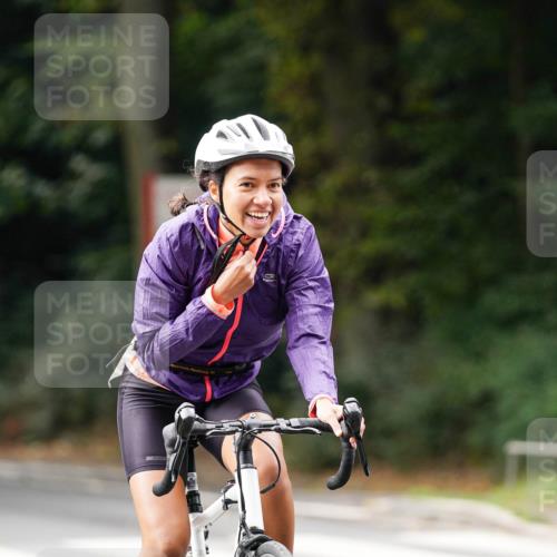 14.09.2025 - Stadtparktriathlon Michael Burmester http://msf.ph/oto/8912000 14.09.2025 11:23:53 Radfahren 824, 878, 940, 943, 986, 994, 1008, 1011 meine-sportfotos.de