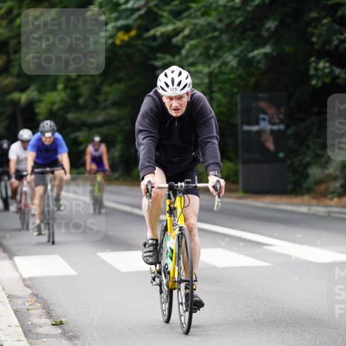 14.09.2025 - Stadtparktriathlon Michael Burmester http://msf.ph/oto/8912005 14.09.2025 11:24:01 Radfahren 823, 824, 876, 878, 895, 915, 924, 986, 987 meine-sportfotos.de