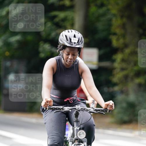 14.09.2025 - Stadtparktriathlon Michael Burmester http://msf.ph/oto/8912014 14.09.2025 11:24:08 Radfahren 823, 876, 894, 895, 915, 924, 970, 987 meine-sportfotos.de