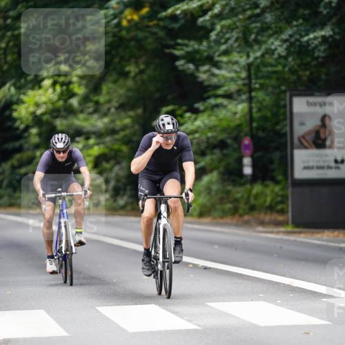 14.09.2025 - Stadtparktriathlon Michael Burmester http://msf.ph/oto/8912026 14.09.2025 11:24:39 Radfahren 756, 877, 900 meine-sportfotos.de