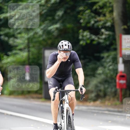 14.09.2025 - Stadtparktriathlon Michael Burmester http://msf.ph/oto/8912028 14.09.2025 11:24:41 Radfahren 756, 877, 900, 962 meine-sportfotos.de