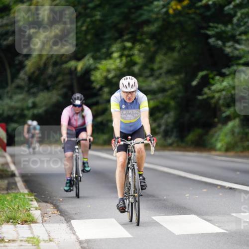 14.09.2025 - Stadtparktriathlon Michael Burmester http://msf.ph/oto/8912032 14.09.2025 11:24:45 Radfahren 756, 877, 900, 962 meine-sportfotos.de