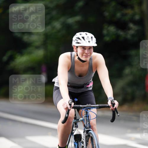14.09.2025 - Stadtparktriathlon Michael Burmester http://msf.ph/oto/8912041 14.09.2025 11:24:56 Radfahren 843, 950, 967 meine-sportfotos.de