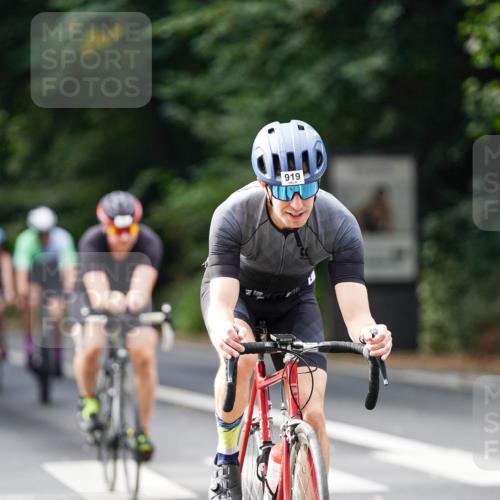 14.09.2025 - Stadtparktriathlon Michael Burmester http://msf.ph/oto/8912055 14.09.2025 11:25:38 Radfahren 826, 837, 852, 919, 992, 1000 meine-sportfotos.de