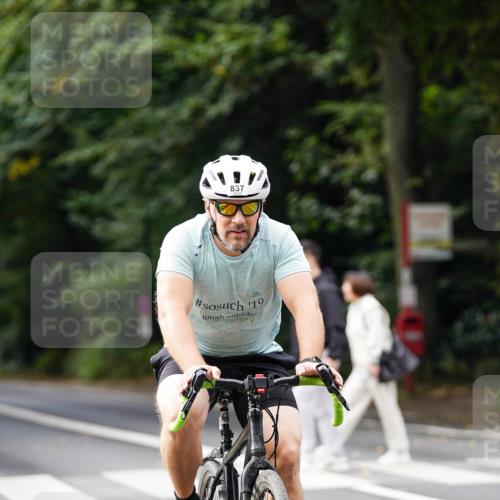 14.09.2025 - Stadtparktriathlon Michael Burmester http://msf.ph/oto/8912063 14.09.2025 11:25:44 Radfahren 826, 837, 852, 919, 1000 meine-sportfotos.de