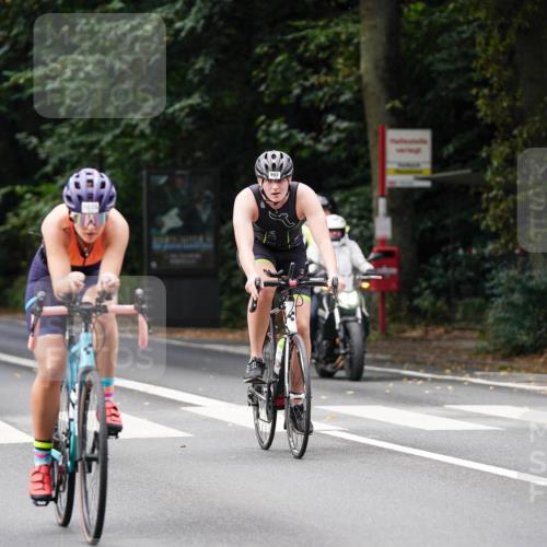 14.09.2025 - Stadtparktriathlon Michael Burmester http://msf.ph/oto/8912080 14.09.2025 11:26:27 Radfahren 846, 902, 926, 934, 935, 993, 1015 meine-sportfotos.de