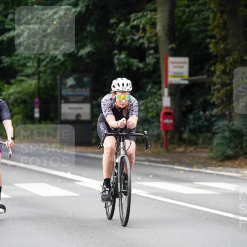14.09.2025 - Stadtparktriathlon Michael Burmester http://msf.ph/oto/8912091 14.09.2025 11:26:36 Radfahren 846, 911, 931, 934, 942, 961, 976 meine-sportfotos.de