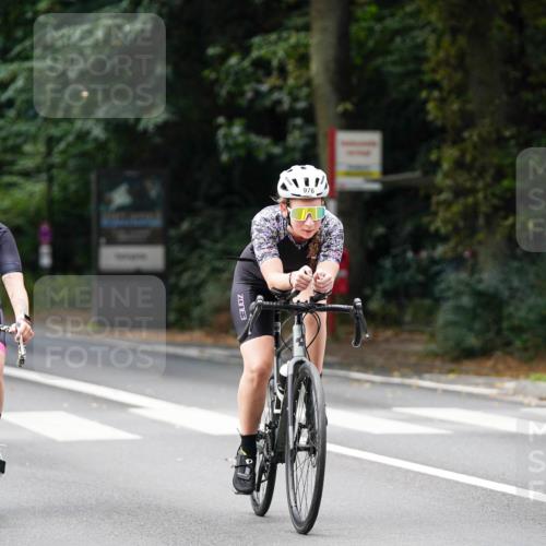 14.09.2025 - Stadtparktriathlon Michael Burmester http://msf.ph/oto/8912093 14.09.2025 11:26:36 Radfahren 846, 911, 931, 934, 942, 961, 976 meine-sportfotos.de