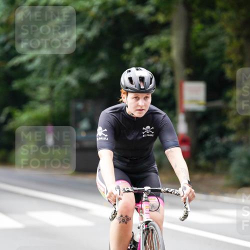 14.09.2025 - Stadtparktriathlon Michael Burmester http://msf.ph/oto/8912095 14.09.2025 11:26:37 Radfahren 846, 905, 911, 931, 942, 961, 976 meine-sportfotos.de