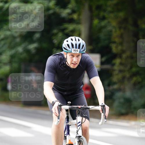14.09.2025 - Stadtparktriathlon Michael Burmester http://msf.ph/oto/8912102 14.09.2025 11:26:45 Radfahren 905, 911, 914, 942, 961 meine-sportfotos.de