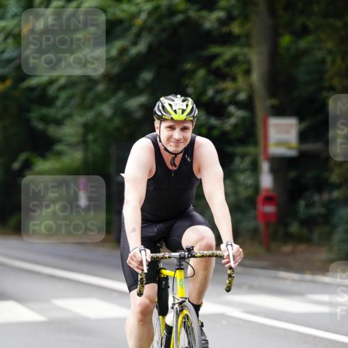 14.09.2025 - Stadtparktriathlon Michael Burmester http://msf.ph/oto/8912105 14.09.2025 11:26:49 Radfahren 868, 898, 905, 914, 932, 969, 985 meine-sportfotos.de