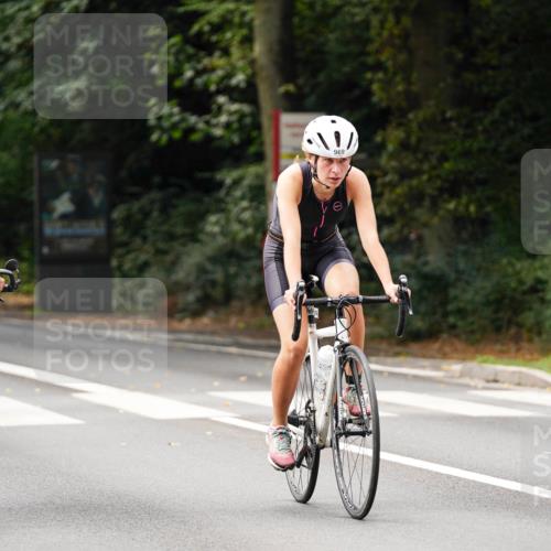 14.09.2025 - Stadtparktriathlon Michael Burmester http://msf.ph/oto/8912112 14.09.2025 11:26:56 Radfahren 868, 898, 932, 969, 985, 995 meine-sportfotos.de