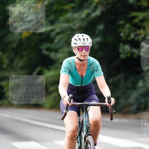 14.09.2025 - Stadtparktriathlon Michael Burmester http://msf.ph/oto/8912119 14.09.2025 11:27:19 Radfahren 836, 838, 867, 874, 947, 979, 996 meine-sportfotos.de