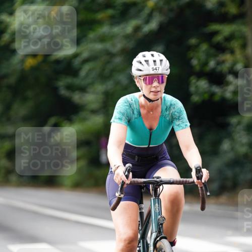 14.09.2025 - Stadtparktriathlon Michael Burmester http://msf.ph/oto/8912120 14.09.2025 11:27:19 Radfahren 836, 838, 867, 874, 947, 979, 996 meine-sportfotos.de