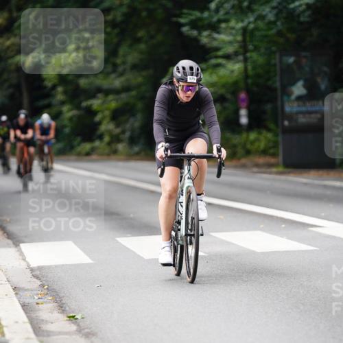 14.09.2025 - Stadtparktriathlon Michael Burmester http://msf.ph/oto/8912121 14.09.2025 11:27:21 Radfahren 836, 838, 867, 874, 947, 979, 996 meine-sportfotos.de