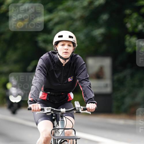 14.09.2025 - Stadtparktriathlon Michael Burmester http://msf.ph/oto/8912128 14.09.2025 11:27:27 Radfahren 838, 867, 874, 979, 996 meine-sportfotos.de