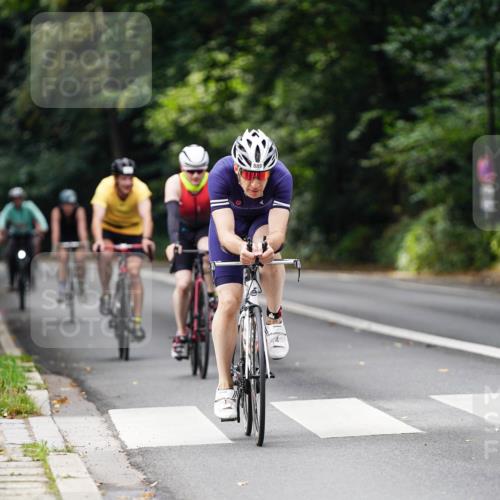 14.09.2025 - Stadtparktriathlon Michael Burmester http://msf.ph/oto/8912132 14.09.2025 11:27:39 Radfahren 841, 859, 889, 917, 944, 990, 1016, 1020 meine-sportfotos.de