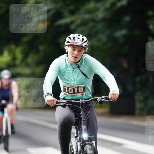 14.09.2025 - Stadtparktriathlon Michael Burmester http://msf.ph/oto/8912142 14.09.2025 11:27:46 Radfahren 833, 841, 853, 872, 890, 917, 944, 990, 1009, 1016, 1020 meine-sportfotos.de