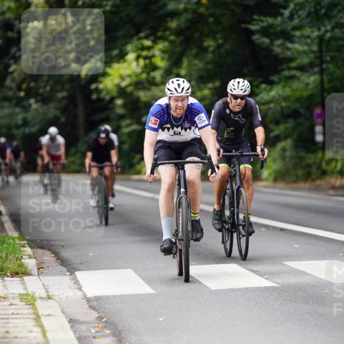 14.09.2025 - Stadtparktriathlon Michael Burmester http://msf.ph/oto/8912144 14.09.2025 11:27:48 Radfahren 833, 853, 872, 890, 897, 944, 990, 1009, 1016, 1020 meine-sportfotos.de