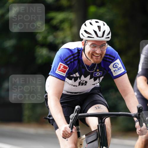 14.09.2025 - Stadtparktriathlon Michael Burmester http://msf.ph/oto/8912147 14.09.2025 11:27:50 Radfahren 833, 853, 872, 890, 897, 944, 990, 1009, 1016 meine-sportfotos.de