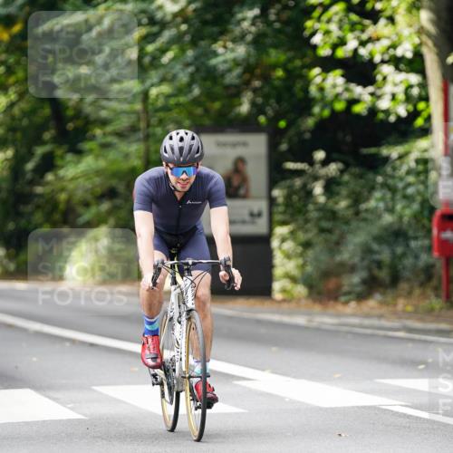 14.09.2025 - Stadtparktriathlon Michael Burmester http://msf.ph/oto/8912156 14.09.2025 11:27:59 Radfahren 848, 853, 890, 897, 916, 941 meine-sportfotos.de
