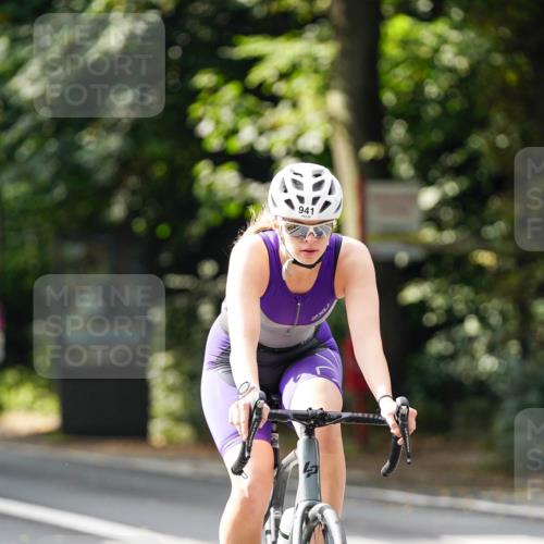 14.09.2025 - Stadtparktriathlon Michael Burmester http://msf.ph/oto/8912162 14.09.2025 11:28:05 Radfahren 848, 854, 916, 925, 941 meine-sportfotos.de
