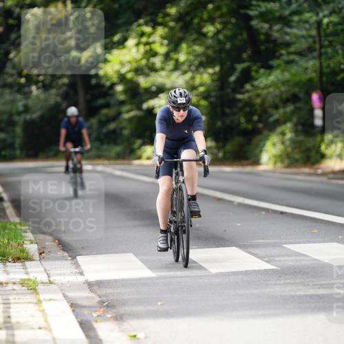 14.09.2025 - Stadtparktriathlon Michael Burmester http://msf.ph/oto/8912165 14.09.2025 11:28:07 Radfahren 854, 925, 941 meine-sportfotos.de