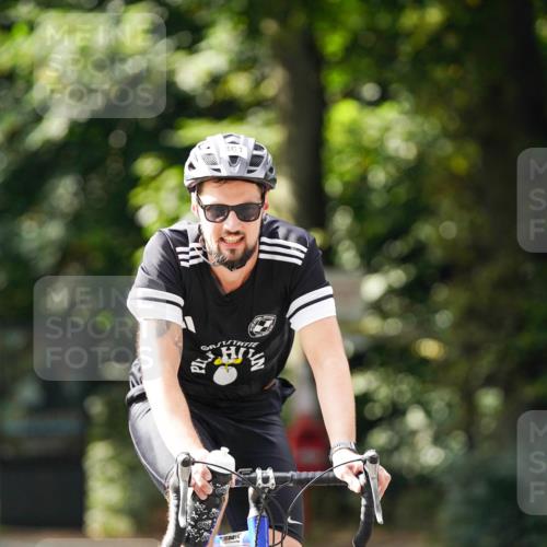14.09.2025 - Stadtparktriathlon Michael Burmester http://msf.ph/oto/8912176 14.09.2025 11:28:30 Radfahren 861, 975 meine-sportfotos.de