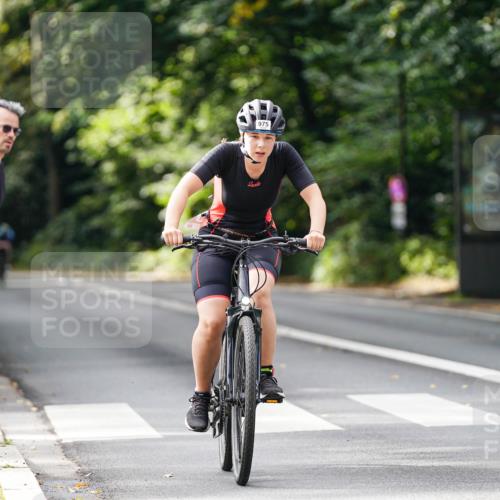 14.09.2025 - Stadtparktriathlon Michael Burmester http://msf.ph/oto/8912177 14.09.2025 11:28:33 Radfahren 861, 975 meine-sportfotos.de