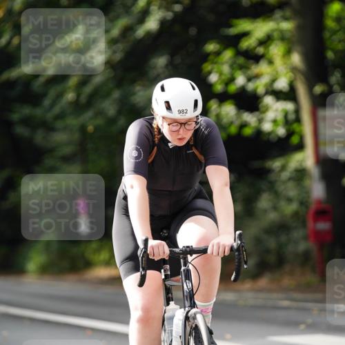 14.09.2025 - Stadtparktriathlon Michael Burmester http://msf.ph/oto/8912193 14.09.2025 11:28:55 Radfahren 973, 982, 984, 989 meine-sportfotos.de