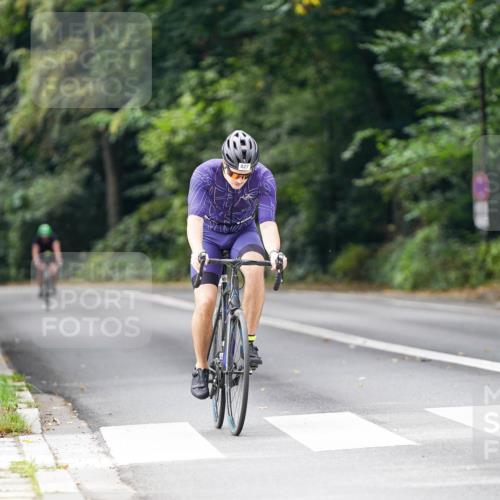 14.09.2025 - Stadtparktriathlon Michael Burmester http://msf.ph/oto/8912194 14.09.2025 11:29:25 Radfahren 827 meine-sportfotos.de