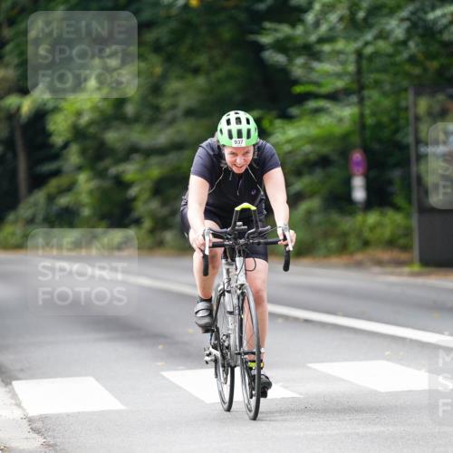 14.09.2025 - Stadtparktriathlon Michael Burmester http://msf.ph/oto/8912196 14.09.2025 11:29:33 Radfahren 827, 937 meine-sportfotos.de