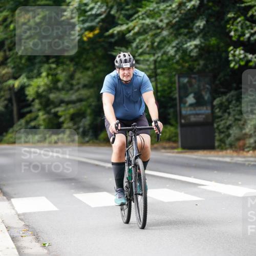 14.09.2025 - Stadtparktriathlon Michael Burmester http://msf.ph/oto/8912204 14.09.2025 11:29:52 Radfahren 873, 891, 981 meine-sportfotos.de