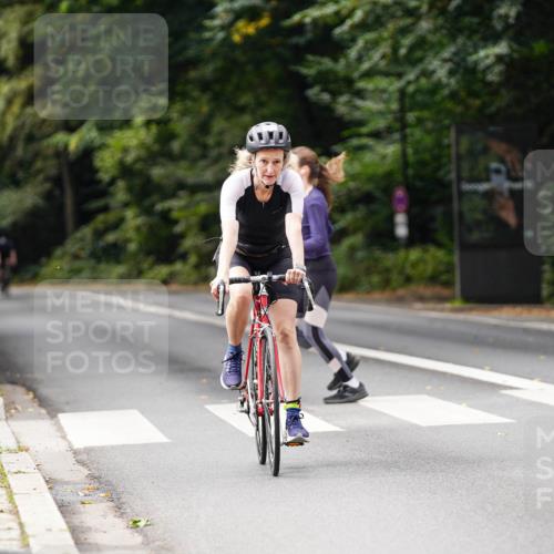 14.09.2025 - Stadtparktriathlon Michael Burmester http://msf.ph/oto/8912206 14.09.2025 11:29:59 Radfahren 891, 949 meine-sportfotos.de
