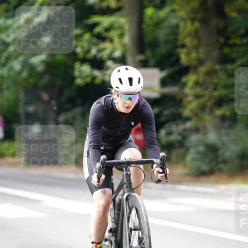 14.09.2025 - Stadtparktriathlon Michael Burmester http://msf.ph/oto/8912220 14.09.2025 11:30:25 Radfahren 927, 939, 963 meine-sportfotos.de