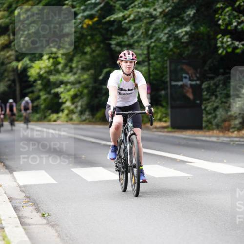 14.09.2025 - Stadtparktriathlon Michael Burmester http://msf.ph/oto/8912222 14.09.2025 11:30:27 Radfahren 822, 927, 960, 963 meine-sportfotos.de