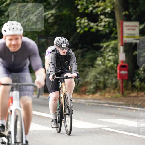 14.09.2025 - Stadtparktriathlon Michael Burmester http://msf.ph/oto/8912227 14.09.2025 11:30:34 Radfahren 822, 829, 850, 855, 927, 952, 960, 1014 meine-sportfotos.de