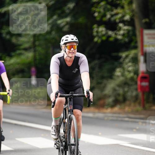 14.09.2025 - Stadtparktriathlon Michael Burmester http://msf.ph/oto/8912228 14.09.2025 11:30:35 Radfahren 822, 829, 850, 855, 952, 960, 1014 meine-sportfotos.de