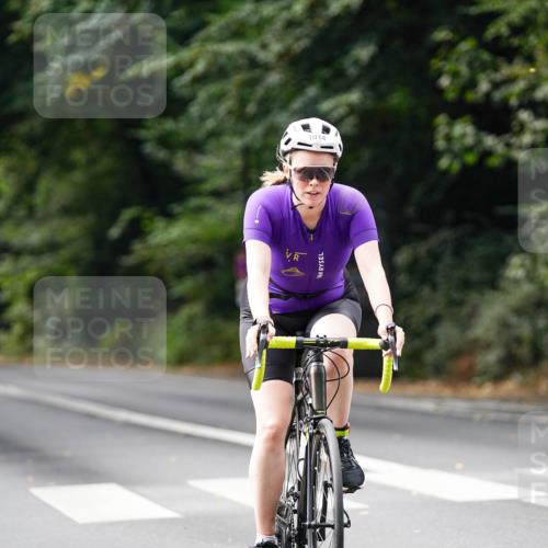 14.09.2025 - Stadtparktriathlon Michael Burmester http://msf.ph/oto/8912230 14.09.2025 11:30:36 Radfahren 822, 829, 850, 855, 952, 960, 1014 meine-sportfotos.de