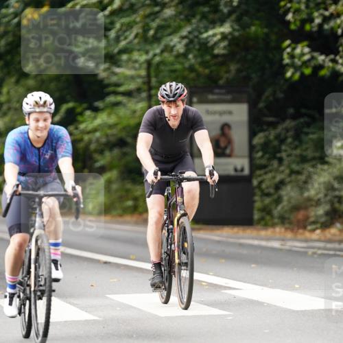 14.09.2025 - Stadtparktriathlon Michael Burmester http://msf.ph/oto/8912241 14.09.2025 11:30:55 Radfahren 862, 882, 929, 945, 964, 987, 998 meine-sportfotos.de