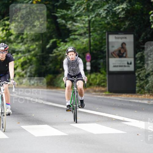 14.09.2025 - Stadtparktriathlon Michael Burmester http://msf.ph/oto/8912243 14.09.2025 11:30:58 Radfahren 862, 882, 929, 945, 957, 964, 987, 998 meine-sportfotos.de