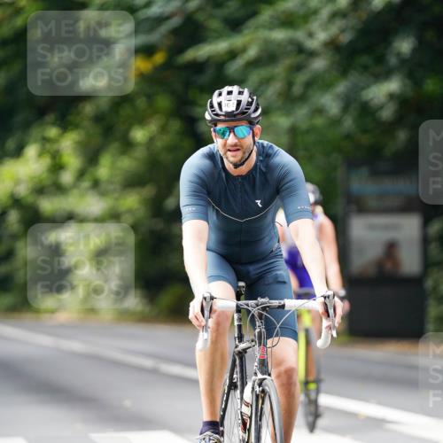14.09.2025 - Stadtparktriathlon Michael Burmester http://msf.ph/oto/8912248 14.09.2025 11:31:01 Radfahren 862, 882, 920, 929, 945, 957, 964, 987 meine-sportfotos.de