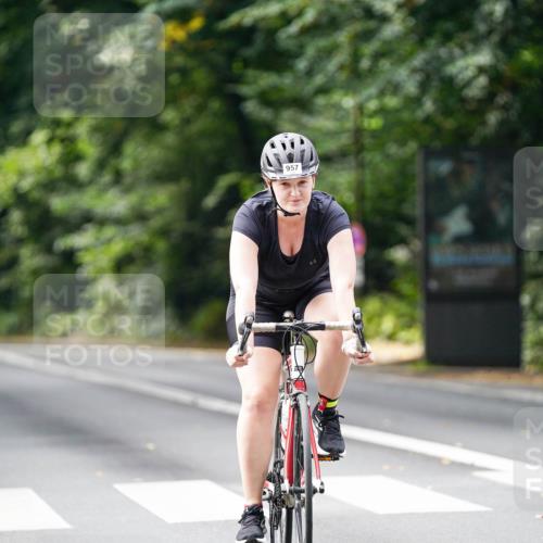 14.09.2025 - Stadtparktriathlon Michael Burmester http://msf.ph/oto/8912252 14.09.2025 11:31:05 Radfahren 862, 920, 929, 957, 964, 987 meine-sportfotos.de